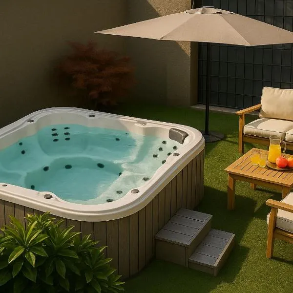 New Modern Apartment in Podstrana With Garden and Jacuzzi，位于珀德垂那的酒店