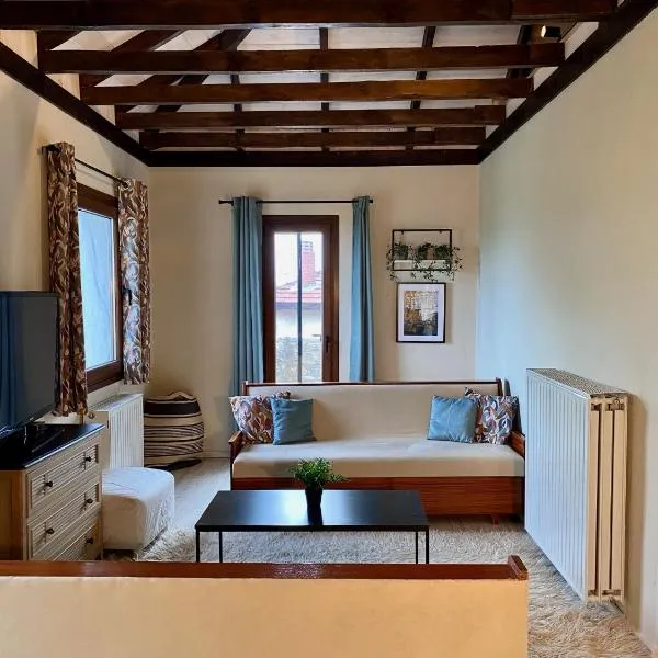 Lakis' Wellhouse，位于阿诺波罗亚的酒店