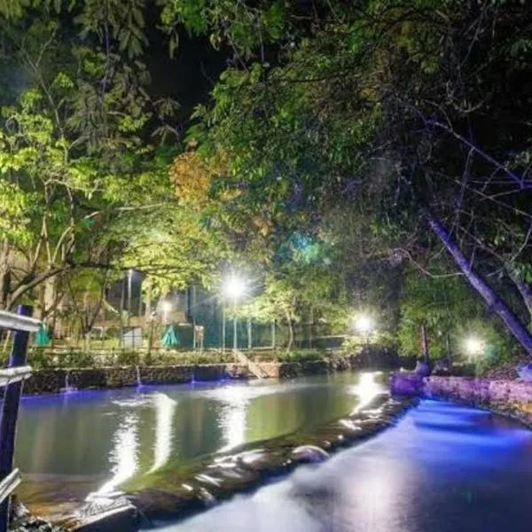Thermas Paradise Eco Turismo - Acesso ao Rio Quente，位于热河市的酒店