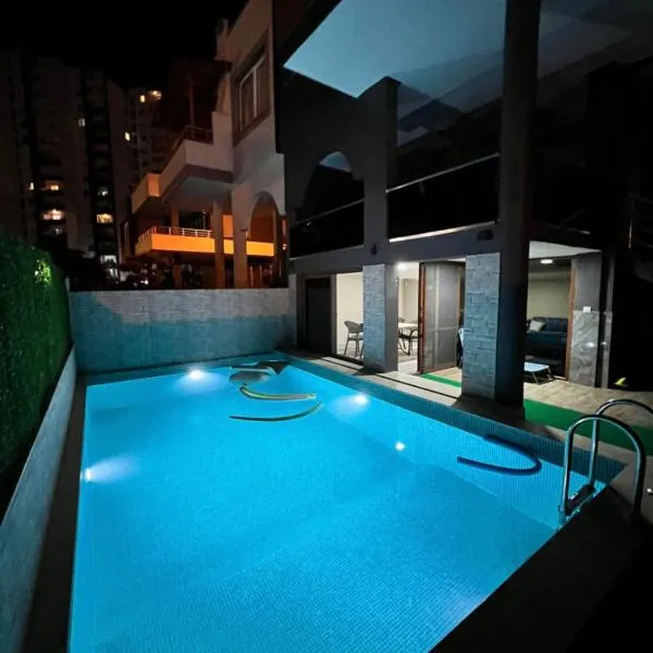 Tripleks Özel Havuzlu Lüks Villa，位于梅尔辛的酒店
