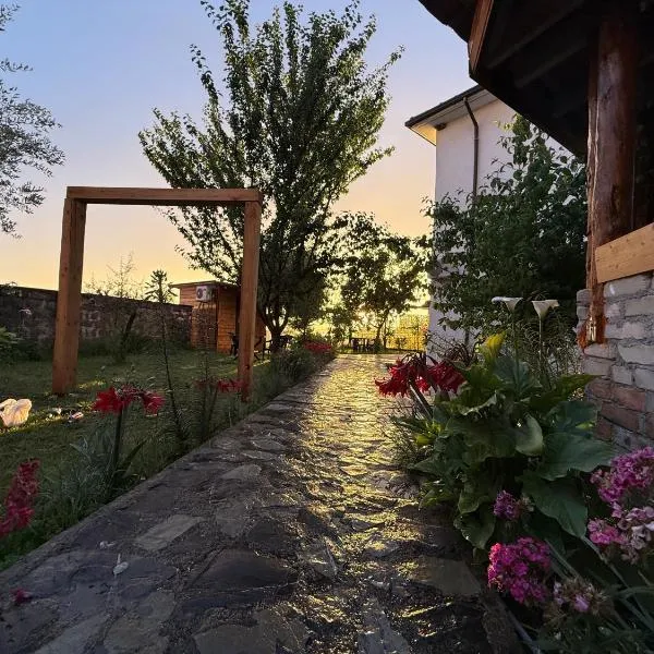 Meti Guest House，位于克鲁亚的酒店