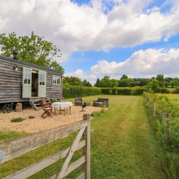 Goose Whistle Hut，位于奇彭纳姆的酒店