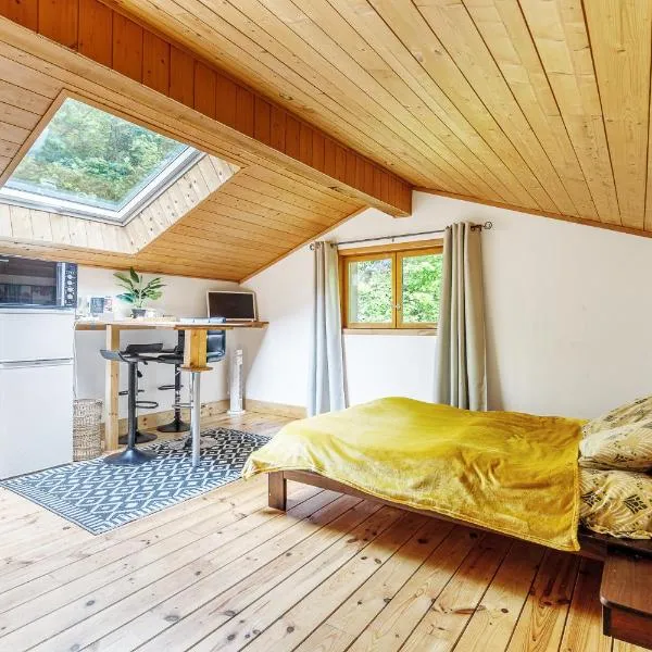 Gîte zen dans les bois，位于Blésignac的酒店