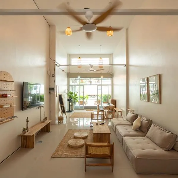TIDE & TRIBE HOSTEL Phangan，位于通萨拉的酒店
