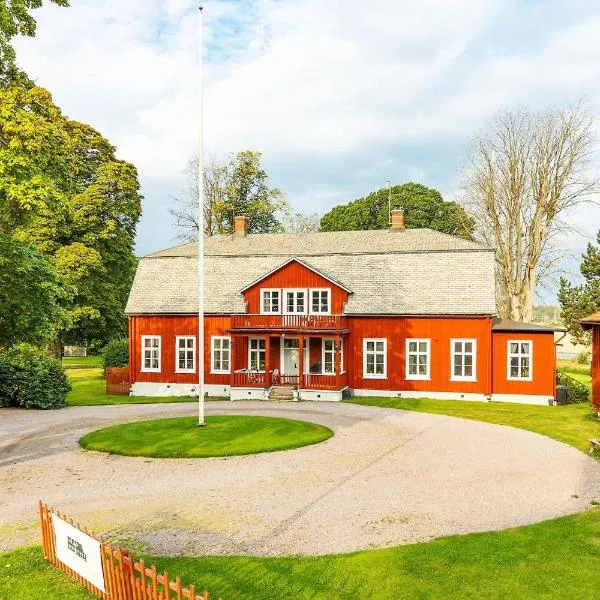 Hova Prästgård Bed & Breakfast，位于Hova的酒店