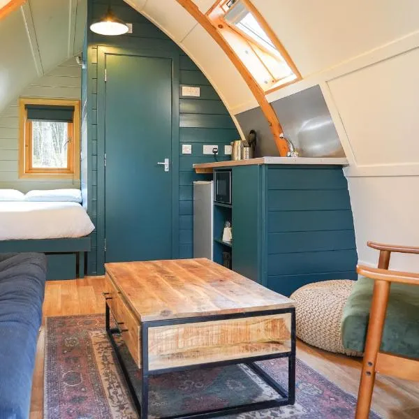 Chawton Park Farm by Wigwam Holidays，位于Chawton的酒店