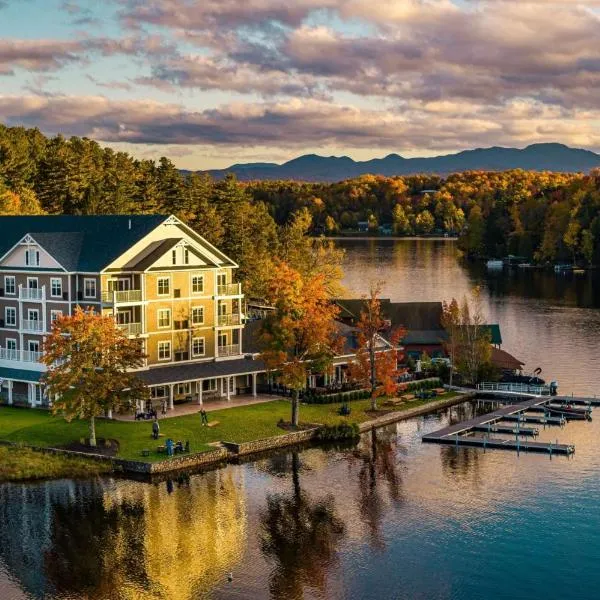 voco Saranac Lake NY - Waterfront by IHG，位于萨拉纳克莱克的酒店