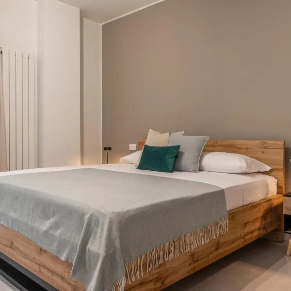 Route75 - Affittacamere，位于马焦内的酒店