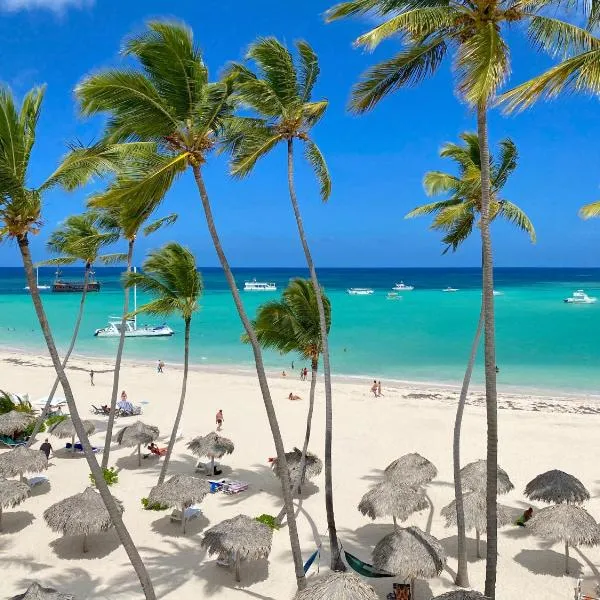 CARIBBEAN ROOFTOP POOL Ducassi HOTEL BEACH CLUB & SPA，位于蓬塔卡纳的酒店