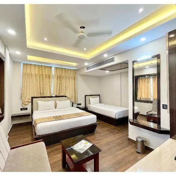 HOTEL THE A 1 STAY Near Sea Beach - Fully Air Conditioning Luxuary Room-Resturant-Lift & Parking Facilities - Luxuary Hotel In PUri，位于普里的酒店