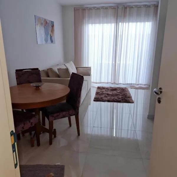 Loft confortável com garden，位于卡诺阿斯的酒店