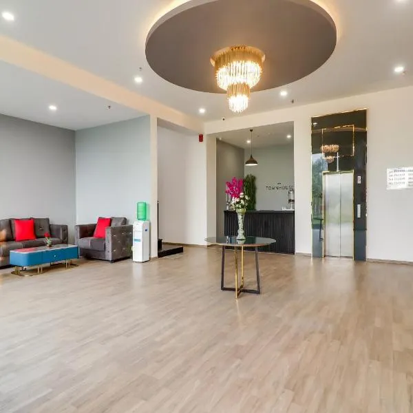 Super Townhouse Jashn，位于Chinhat的酒店