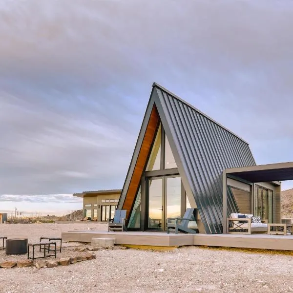 Stardust Big Bend Luxury A-Frame#2 with a fab view，位于特灵瓜的酒店