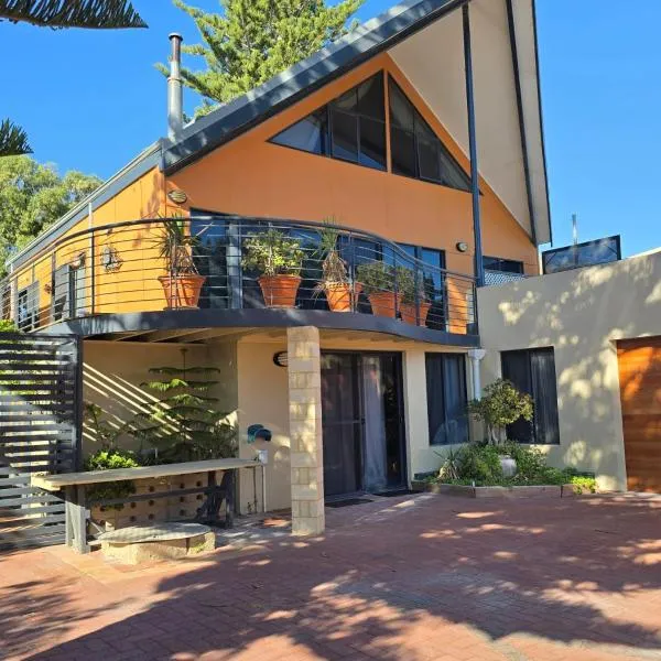 Beach Side Retreat，位于兰斯林的酒店