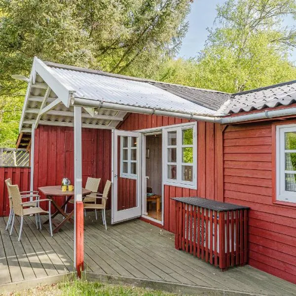 Bedstefars lille skovhus，位于约灵的酒店