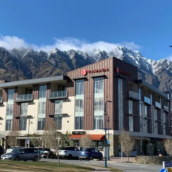 Ramada Suites by Wyndham Queenstown Remarkables Park，位于皇后镇的酒店