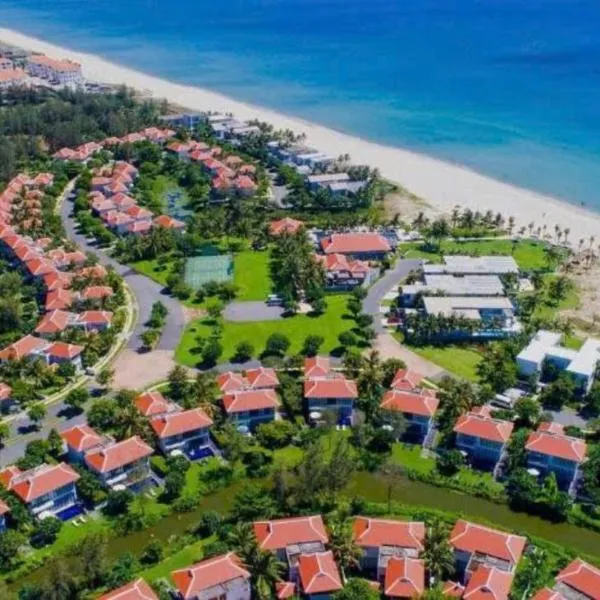 Deluxe Beach Villas by Danatrip，位于岘港的酒店