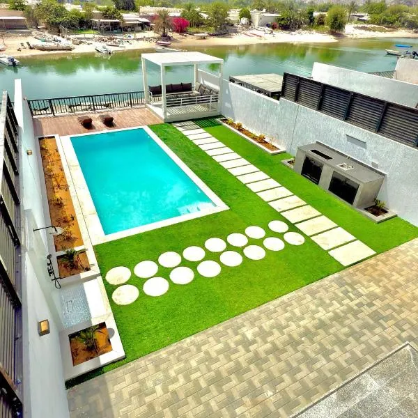 Ocean Breeze ALMARSA 3BR VILLA for Family and Friends，位于富查伊拉的酒店