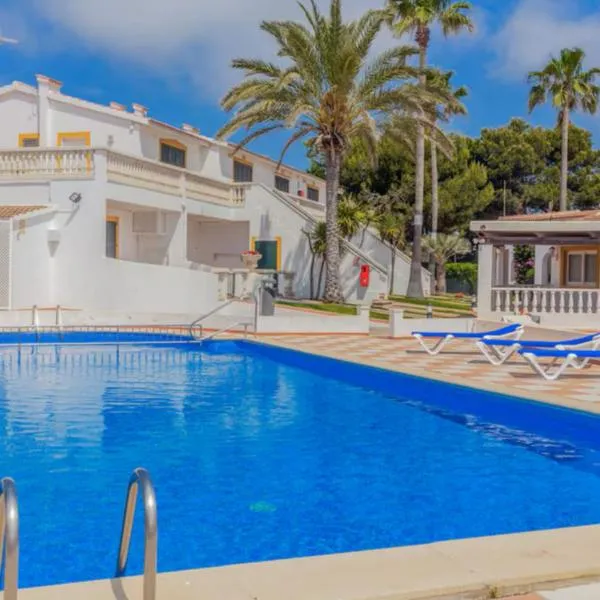 Fantástico apartamento "Sol y Sal" en Cala'n Bosch，位于卡兰博希的酒店