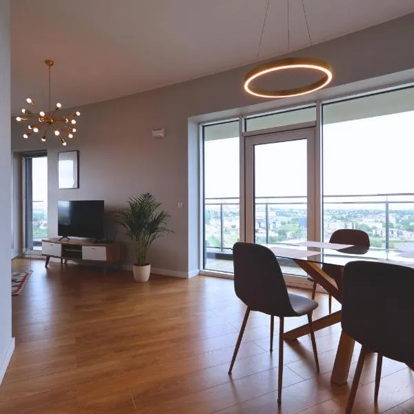 Penthouse 96, #ST55, 17 piętro, FV Parking Balkon，位于热舒夫的酒店