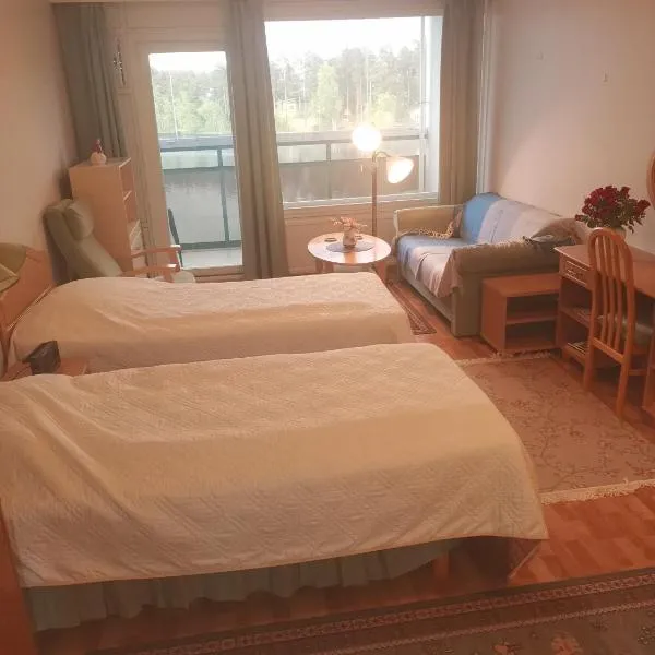 Yksiö upealla järvinäkymällä Termessä，位于伊卡利宁的酒店