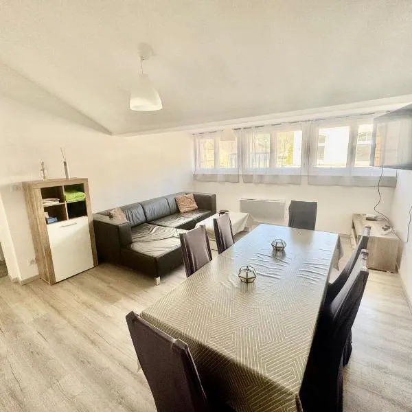 Gîte spacieux propre proche Gérardmer，位于沃洛格河畔格朗热的酒店