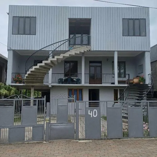 kobuleti bagrationi 40，位于科布列季的酒店