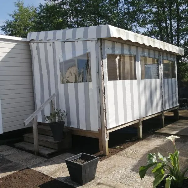 Mobil home Menanteau，位于莱马特的酒店