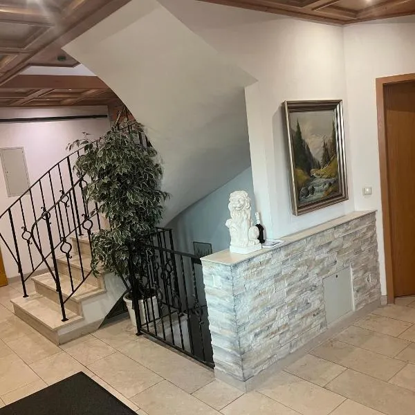 Hacker-Alm，位于Otterfing的酒店