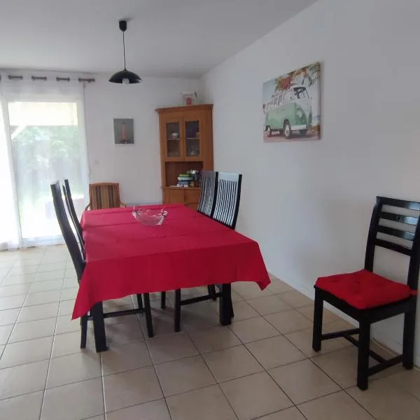 Location 4-6 personnes，位于Grayan-et-lʼHôpital的酒店