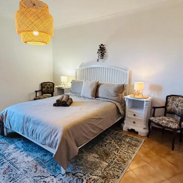 Ampio Appartamento su 2 Livelli nel Centro Storico, Ideale per Coppie o Gruppi da 2 a 5 Persone，位于菲乌吉的酒店