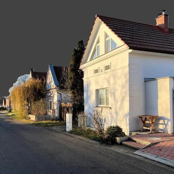 Na Švestkové trati，位于Libčeves的酒店
