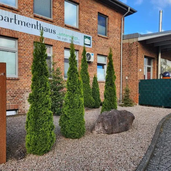 Unterwegs ins Apartmenthaus ehemalige Apartmenthaus Unterwegs，位于罗斯托克的酒店