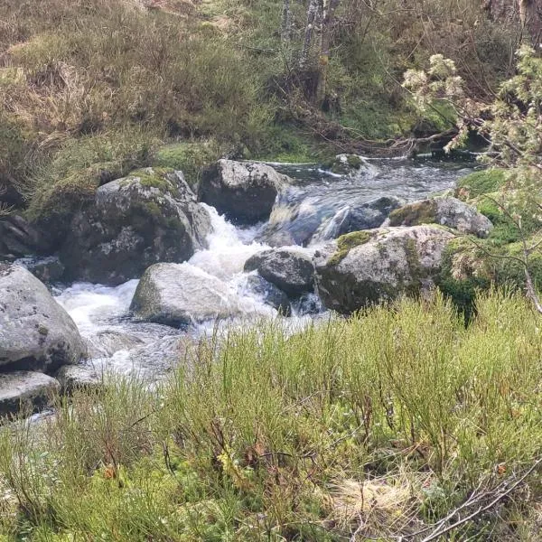 koselig hytte i natursjønne omgivelser,位于Liland的酒店