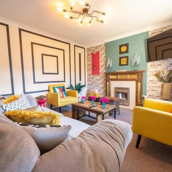 Chic and Cozy, 3 Min from Kingsholm, Parking Incl，位于格洛斯特的酒店