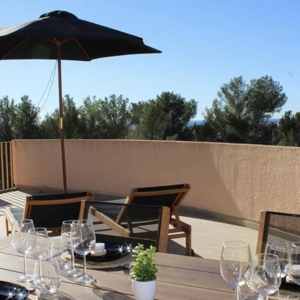 Rooftop Privé Plein Soleil Mer Plage Port，位于邦多勒的酒店