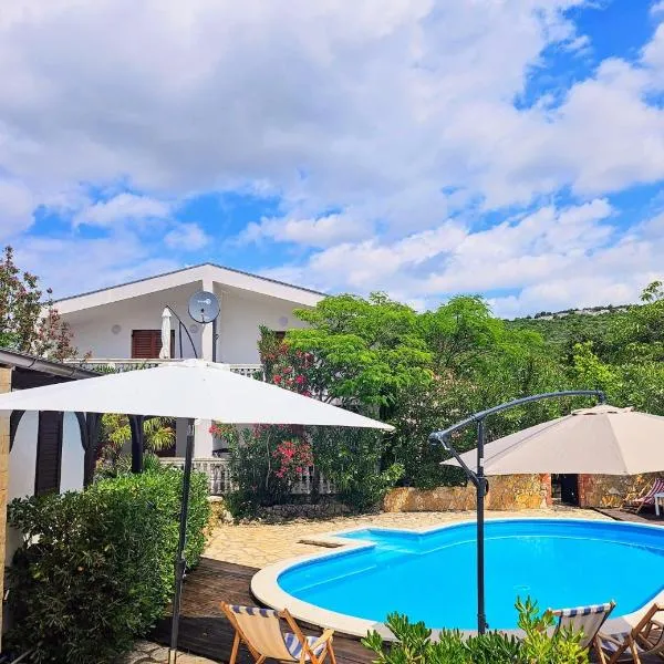 Sunny Pool Apartments，位于马斯莱尼察的酒店