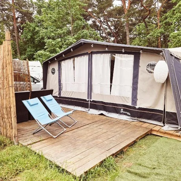 Przyczepa GRANDE SOLE na Camping Kormoran，位于赫尔的酒店