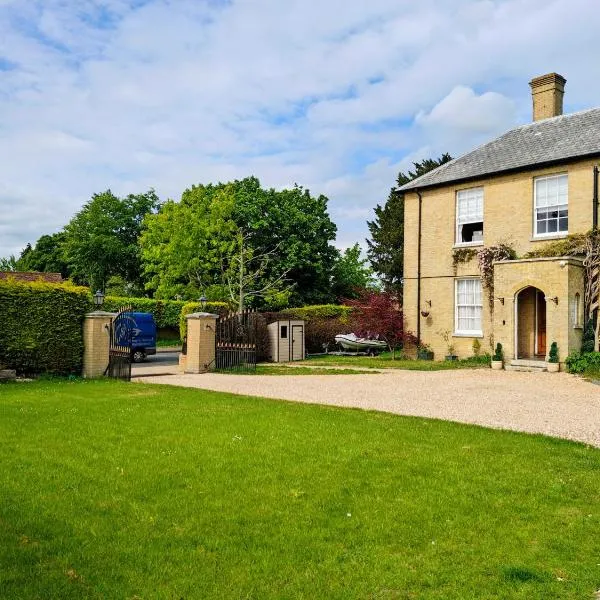 Langley House，位于Langley的酒店