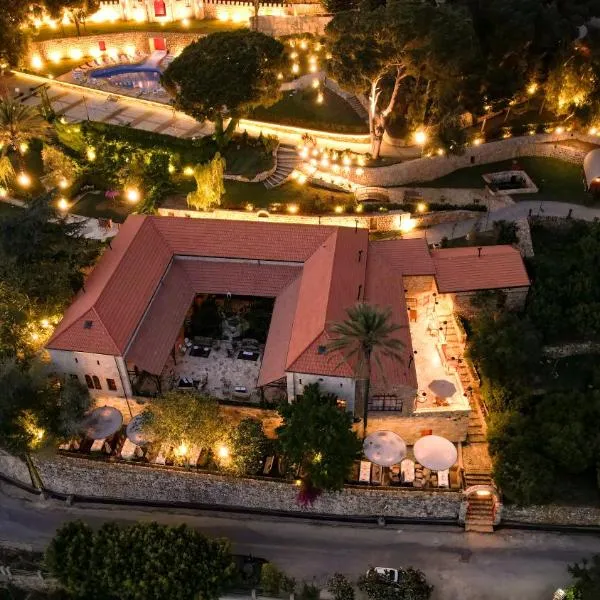 Chateau Du Comte，位于Aḑ Ḑahr的酒店