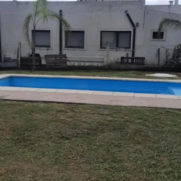 Casa con Pileta y Quincho cerca de Salta - Ideal para desconectar,位于Cerrillos的酒店