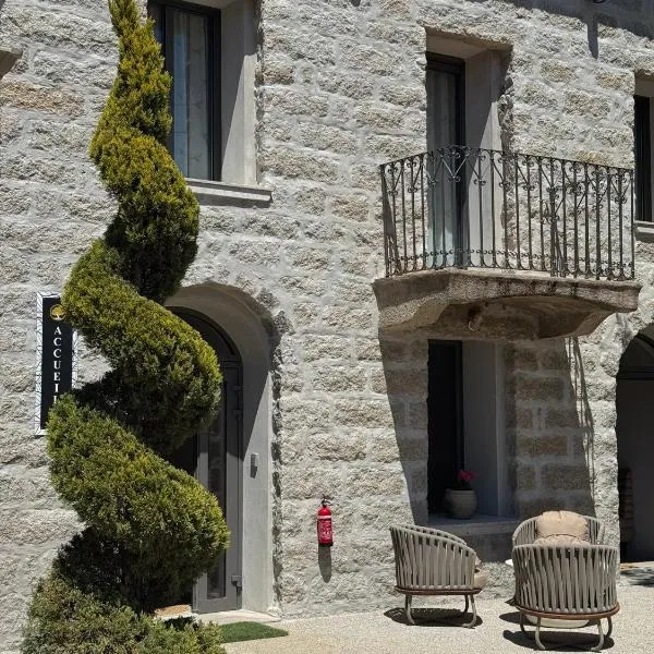 Hôtel confidentiel Le Grecale，位于皮亚诺托利-卡尔达雷洛的酒店