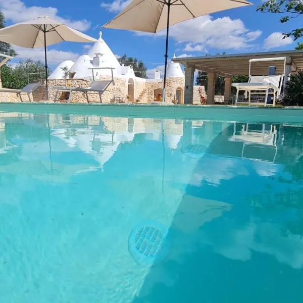 Pietre Vive Trulli del Salento，位于Latiano的酒店