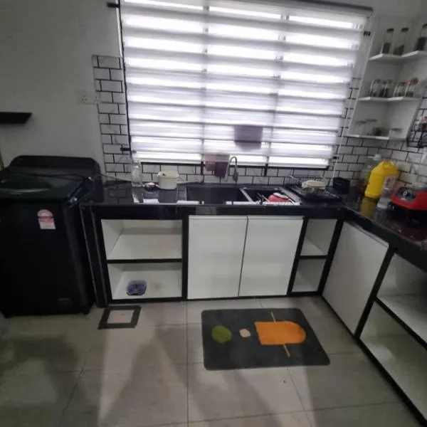 Alisa Homestay，位于Lunas的酒店