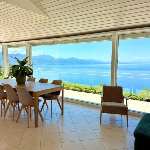 Premium Villa with Jacuzzi & Panoramic Lake View Lavaux，位于格兰瓦克斯的酒店