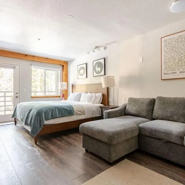 Kirkwood Studio Full Kitchen & Meadow Balcony，位于柯克伍德的酒店