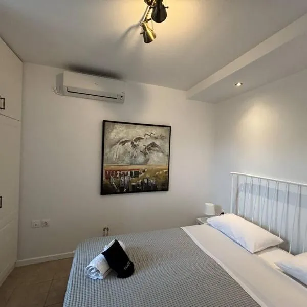 Portfront Neoclassic Lavrio House，位于拉夫里翁的酒店