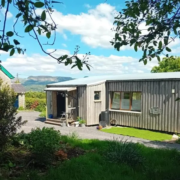 Innisfreedom cabin，位于斯莱戈的酒店