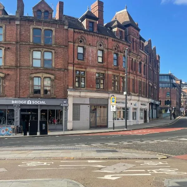 Spacious New-York Style Trendy Penthouse Apartment in Leeds City Centre，位于利兹的酒店