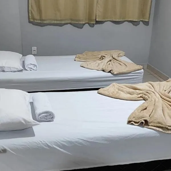 Hotel Universo，位于戈亚尼亚的酒店